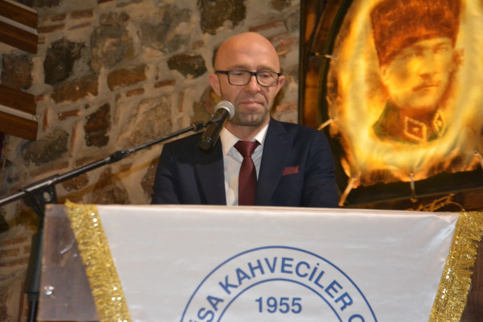 Manisa Kahveciler Odasında bayrak değişimi: Yeni başkan Mustafa Emrah Uğursalan