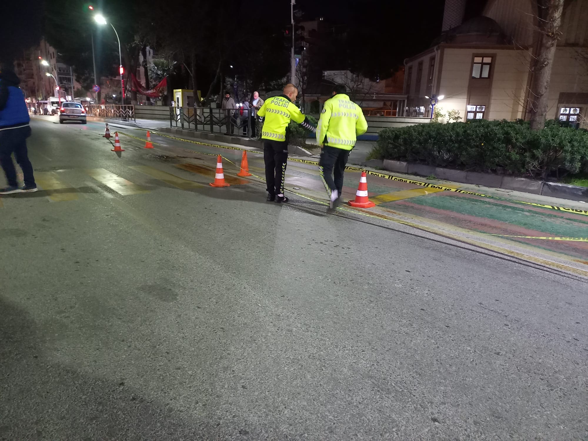 Manisa'da hafif ticari aracın çarptığı yaya yaralandı