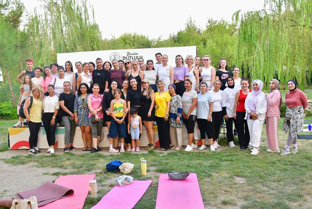 YUNUSEMRE BELEDİYESPOR'DAN KADINLARA YOGA BULUŞMASI